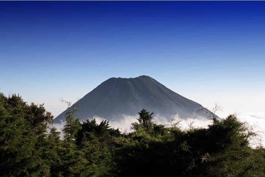 Hire in El Salvador landscape