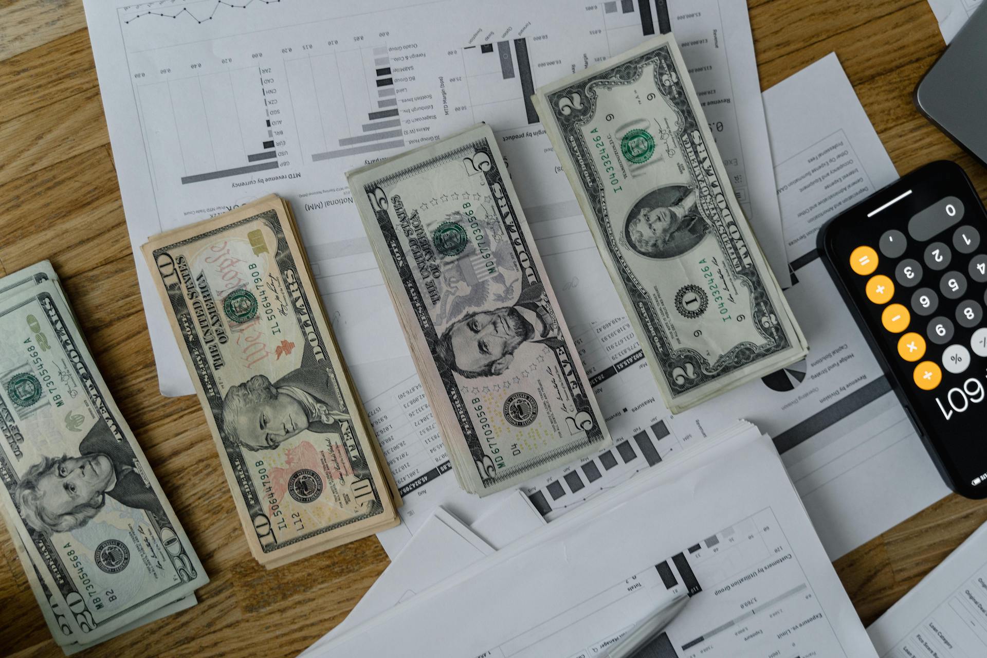 Global Payroll Outsourcing vs. In-House: Which is Right for Your Business
