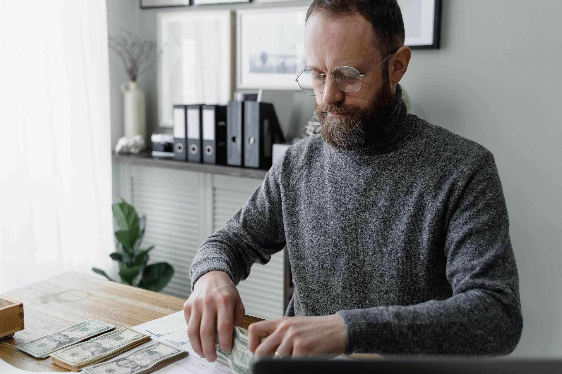 Managing the Intricacies of Global Payroll and Regulatory Compliance